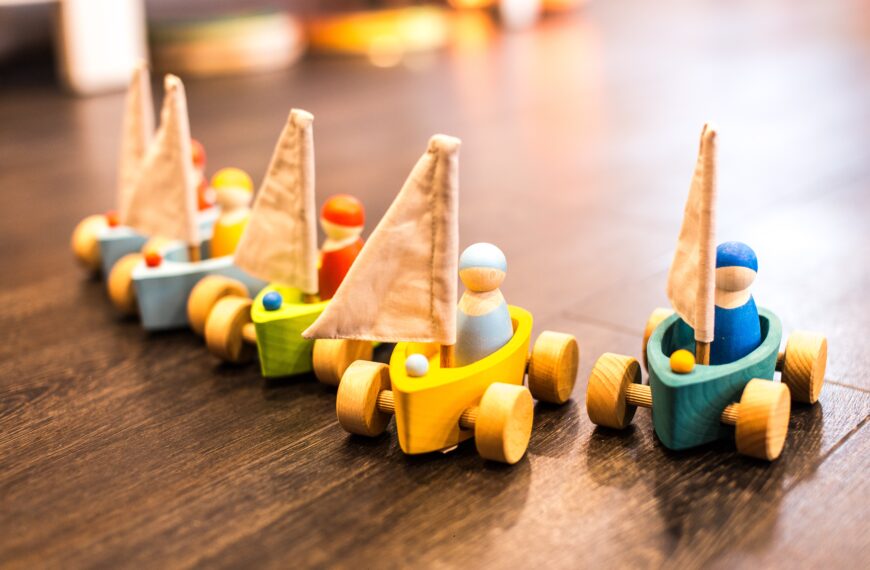 When To Introduce Toys To Baby